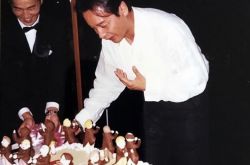 张国荣64岁冥诞 唐唐唐鹤德新MV曝光爱人