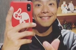 小鬼黄鸿升什么病去世的？