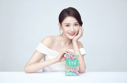 陈乔恩小腹为凸疑怀孕 紧身洋装辣秀小蛮腰