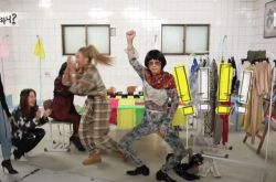 刘在锡穿JESSI透视高衩连身服 冲击画面全场都笑倒了