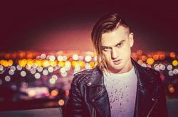 演员艾迪哈赛尔遭枪击身亡 凌晨1点多在女友家门外遇抢劫