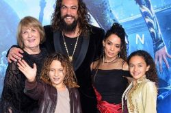 杰森·莫玛走红前 负债穷困到让妻小都挨饿