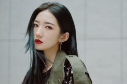 孟美岐再遭私生饭当面呛 个资泄漏惨被改航班