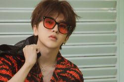 蔡徐坤近照曝光 超尖下巴被传整形