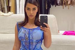 金卡戴珊晒性感日光浴 好身材经常秀