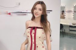 Rita小雨桑素颜照片曝光 发际线高危爆黑历史