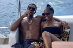 NBA球星拉简·隆多与女友在停车场打人纠纷影片曝光