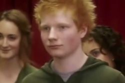 红发艾德16岁选秀片曝光 热舞同手同脚笑疯