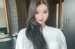 小z娜娜3年整形100次 16岁后遗症还要整