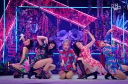 (G)I-DLE一蹲下春光全泄 粉丝怼公司不满