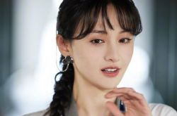 郑爽视后头衔没了 爆即将退出娱乐圈