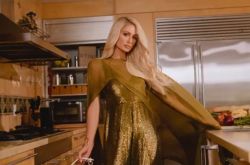 帕丽斯希尔顿自爆人工受孕