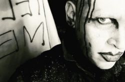 玛丽莲曼森被控长期施虐旧爱怎么回事