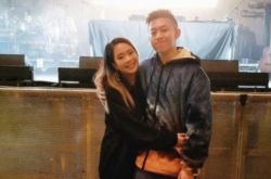 Rich Brian演唱会爱上第一排女粉丝 这个女朋友值得了