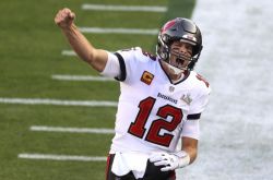 Tom Brady斩获7座冠军 数量超越乔丹