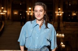 谢琳·伍德蕾男友订婚了 NFL球星男友领奖脱口报喜露馅