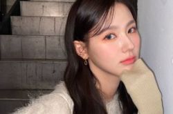 (G)I-DLE薇娟旧照曝光 书呆子眼镜婴儿肥