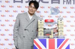 张信哲英国开唱喊卡 8个月零工作负面情绪爆棚