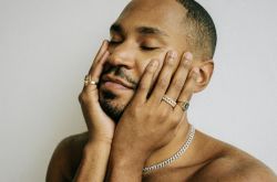 kaytranada是谁？打破格莱美记录成第一人