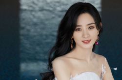 赵丽颖靠自己翻身 远超豪门前夫分财产