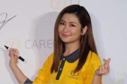 Selina被爆找前男友当经纪人真的吗？