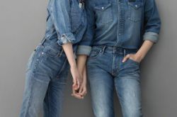 张若昀告亲生父亲伪造签名 涉1.4亿纠纷爆悲惨童年