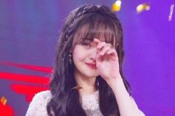 郑爽恐坐牢 签阴阳合同违法被查