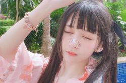 蔡萝莉真面目曝光 滤镜消失变大妈