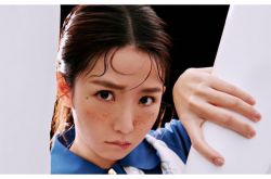 郭书瑶私下对话爆恋情 深V背心夜跑爆身材