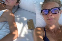 小辣椒晒17岁爱女美照 逆天颜值遗传好基因