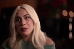 女神gaga自爆被硬上还怀孕泪诉制作人