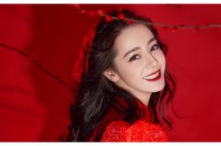 迪丽热巴浓妆照曝光 10年前旧照被翻出