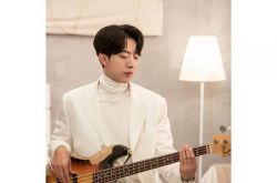 CNBLUE李正信爸爸去世 公司证实在家守灵