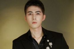 陈学冬被水母螫成筛子 密集恐惧症慎入