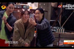 那英13岁爱女正脸照曝光