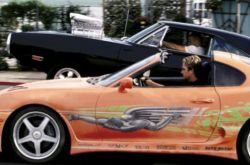 保罗沃克《速度与激情》经典橘车拍卖 55万创下最高纪录