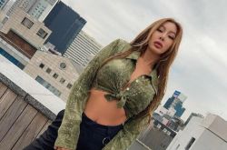 韩国6位暴走系性感女神盘点 女星Jessi手捧巨球