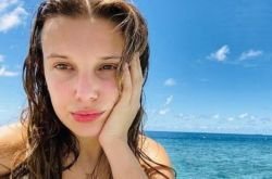 米莉·博比·布朗遭前男友爆床事 