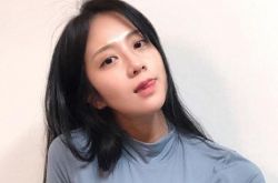 韩国瑜珈老师WONY走红 超市深蹲胸有大痣