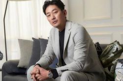 河正宇75岁爸爸和小女友和好 专心养胎弟妹要出生啦