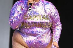 Lizzo被攻击身材肥胖爆哭 Cardi B出面支援