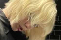 Billie Eilish剪去金色长发 新发型背后原因意外暖心