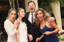 史泰龙大女儿美照 极品颜值抢走老爸目光