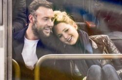 31 岁詹妮弗劳伦斯结婚2年怀孕 将与老公迎接第一个小孩