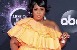 关于Lizzo的7件事 Lizzo怎么走红为什么那么胖