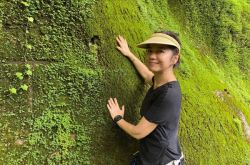 钟楚红最新近况曝光 秀零赘肉S型身材