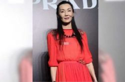 57岁张曼玉神隐近况曝光 瘦成皮包骨双眼无神