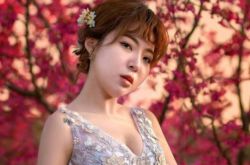 宛宛儿晒稳交3年哥哥 积极转型娱乐圈