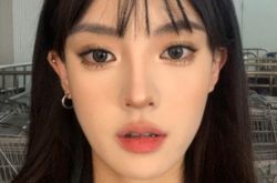 网红猪蹄遭男友家暴 眼睛缝针嘴唇溅血