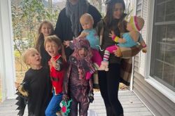 亚历克鲍德温误杀摄影1家8口欢庆万圣节被怼